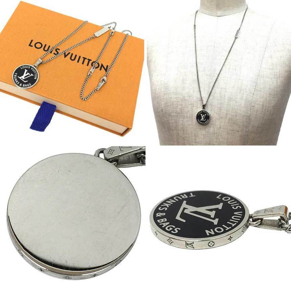 LOUIS VUITTON Black Necklace - Picture 2 of 3